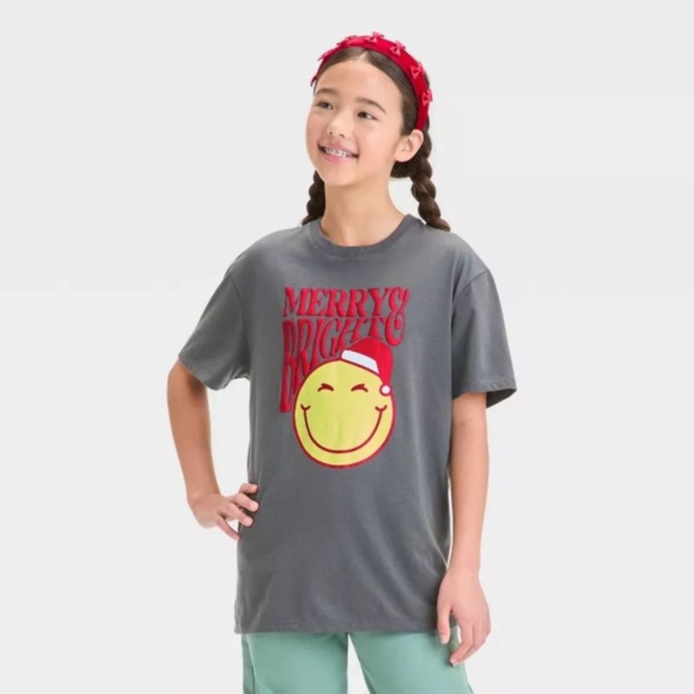 Christmas Merry & Bright Smiley Oversized Graphic T-Shirt nwt Washed Black